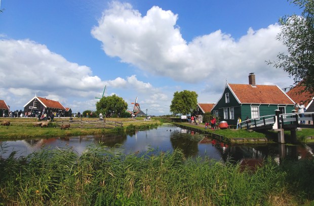 When the sun comes out at Zaanse Schans. byamandalia
